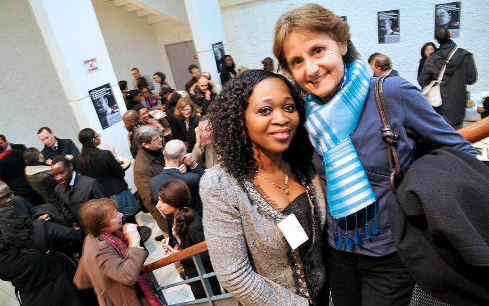 405609_416940788389018_335569071_n