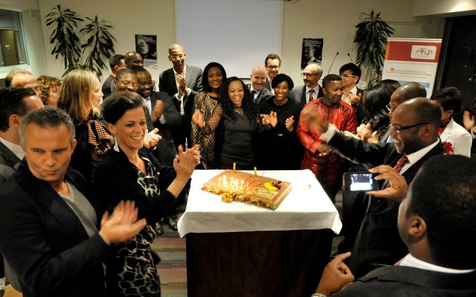 482988_363479093735188_1159541609_n