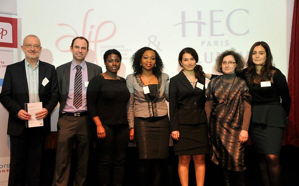 549186_416942738388823_517292634_n